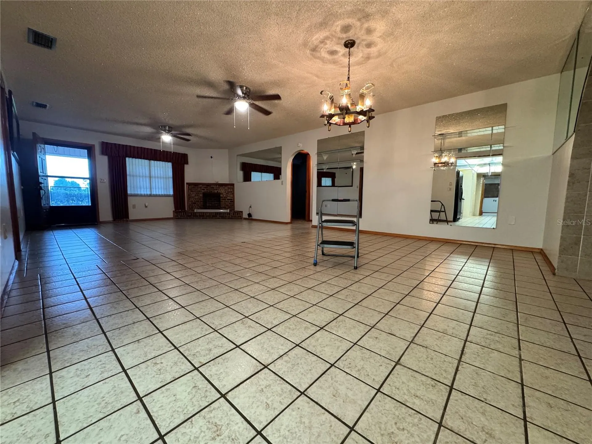 8225 E Highway 25 Belleview FL 34420