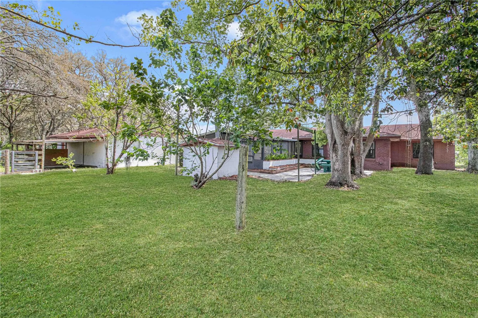 8225 E Highway 25 Belleview FL 34420