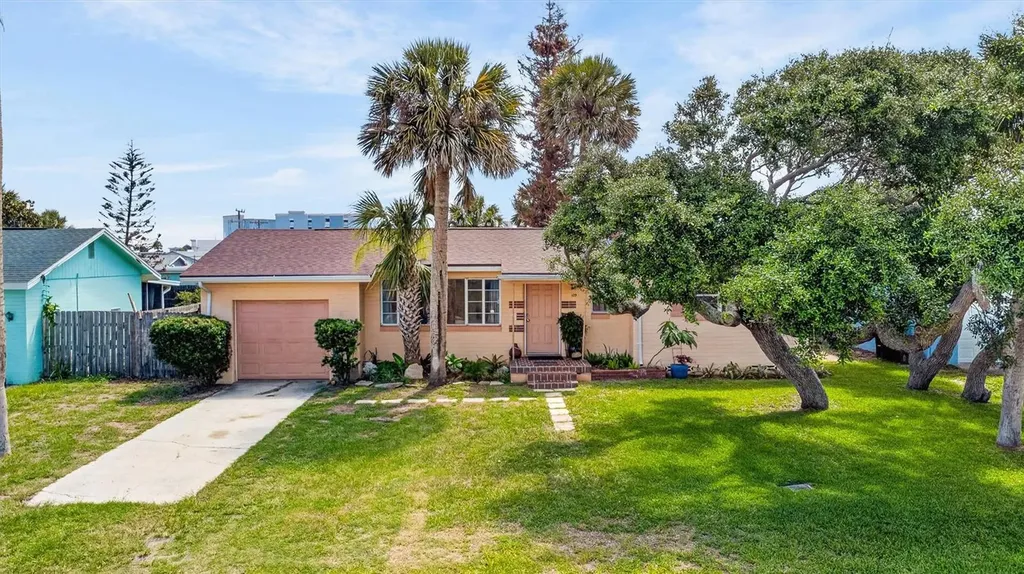 109 Claire Terrace Daytona Beach FL 32118