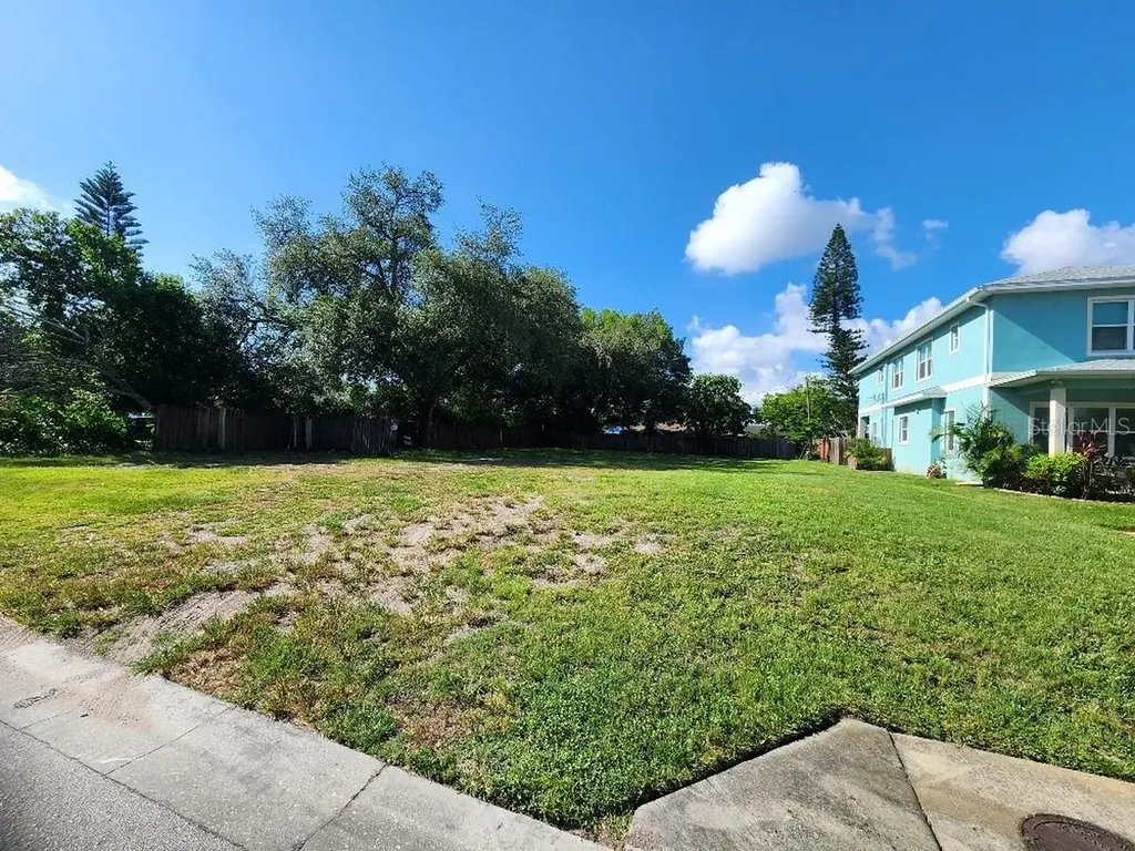 24TH Avenue N St Petersburg FL 33713