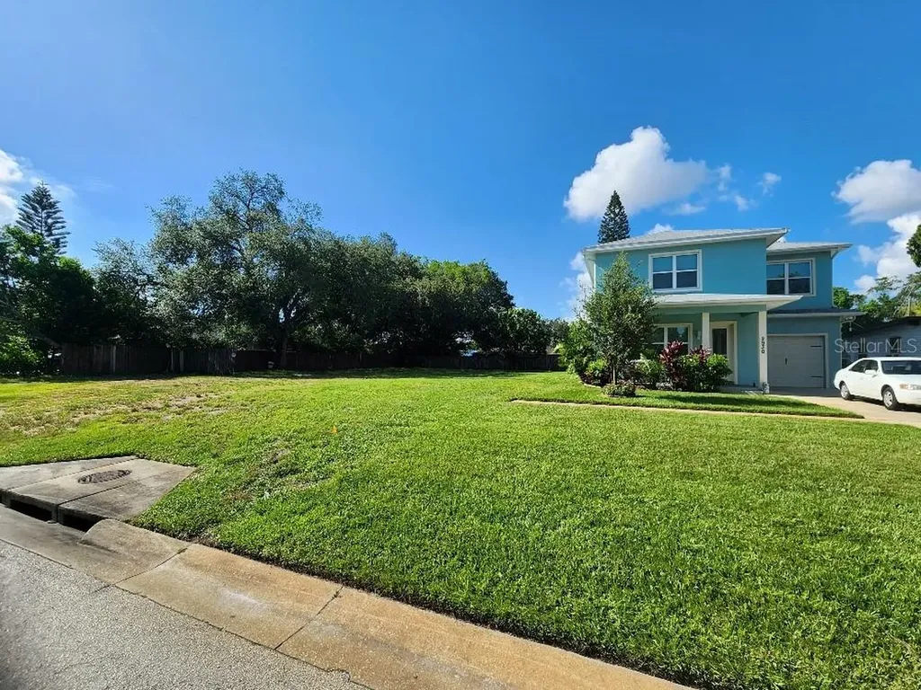24TH Avenue N St Petersburg FL 33713
