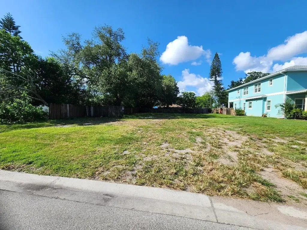 24TH Avenue N St Petersburg FL 33713