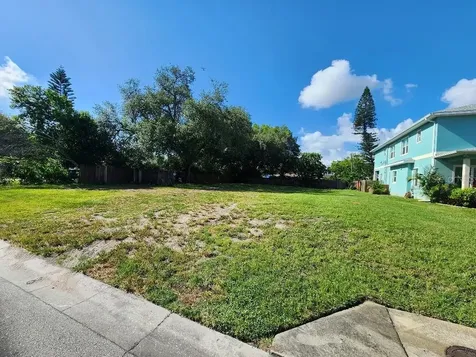 24TH Avenue N St Petersburg FL 33713