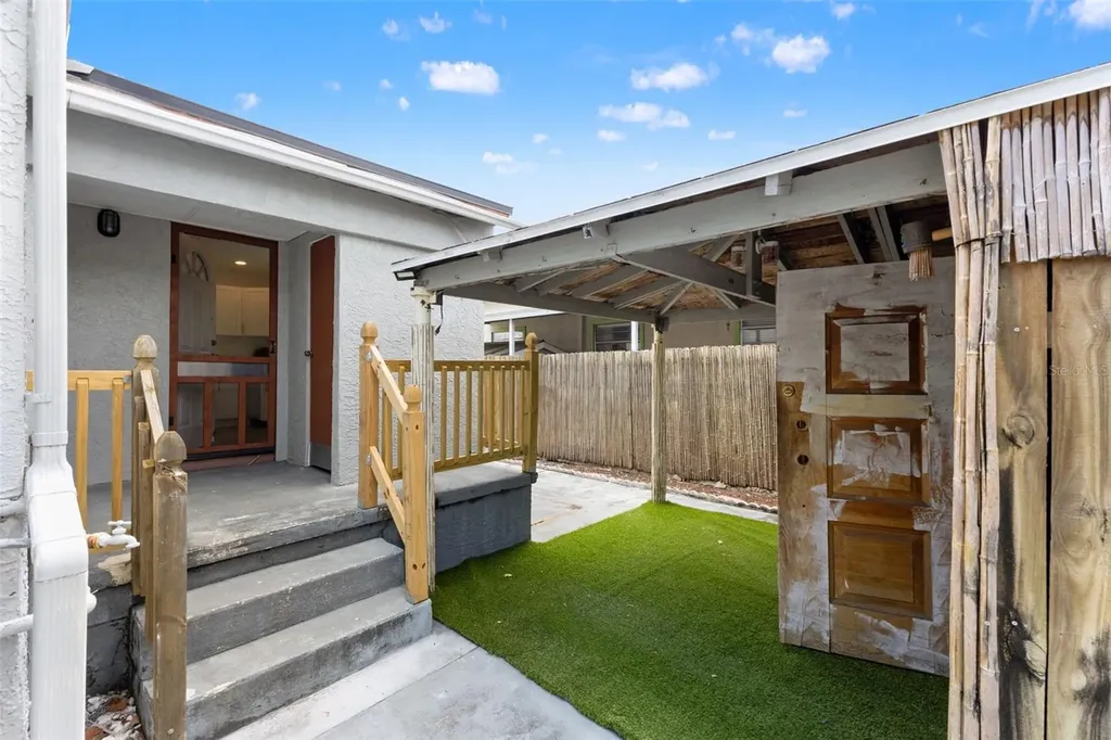 2403 Corrine Street Tampa FL 33605