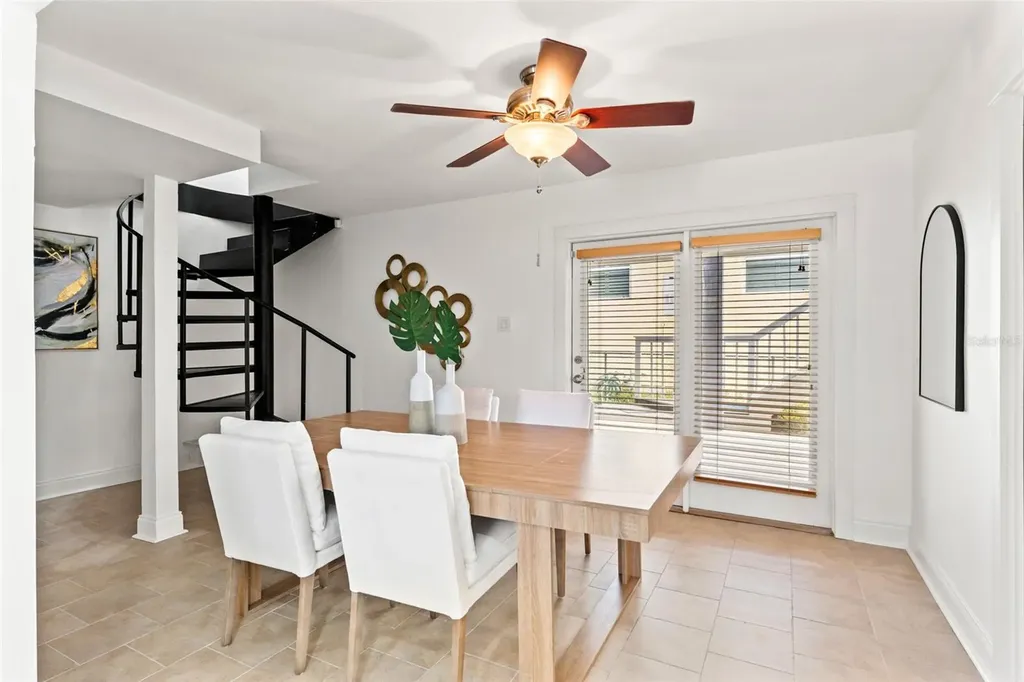 906 W Henry Avenue Tampa FL 33604