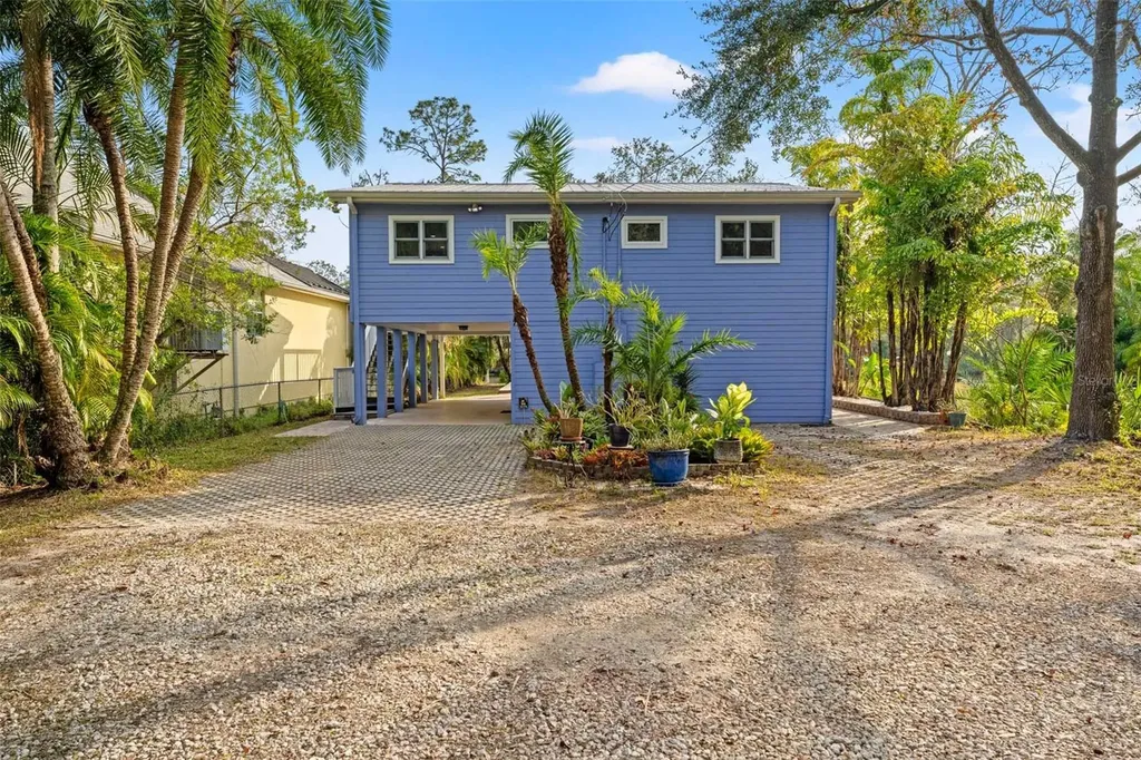 906 W Henry Avenue Tampa FL 33604