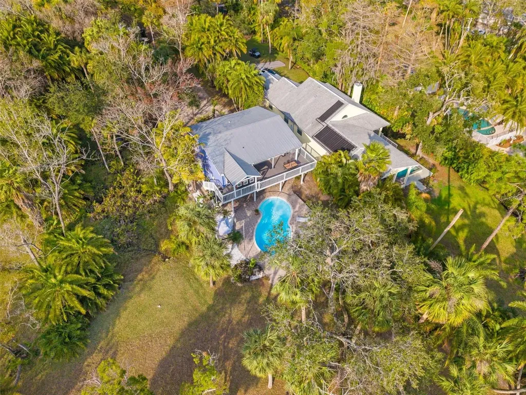 906 W Henry Avenue Tampa FL 33604
