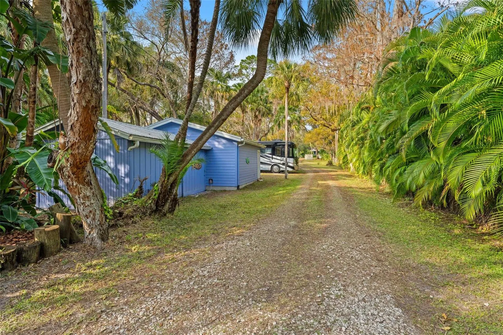 906 W Henry Avenue Tampa FL 33604