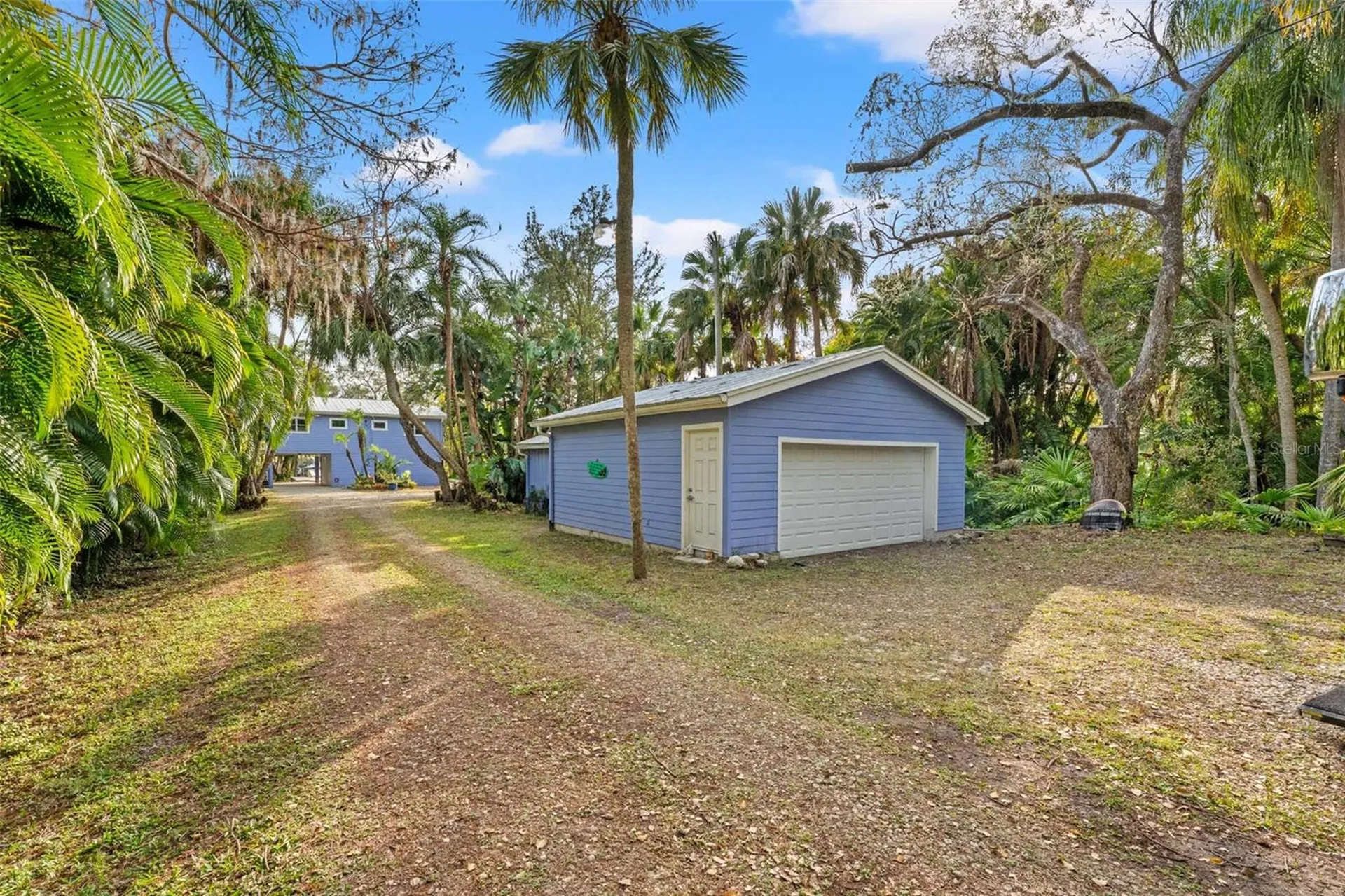 906 W Henry Avenue Tampa FL 33604