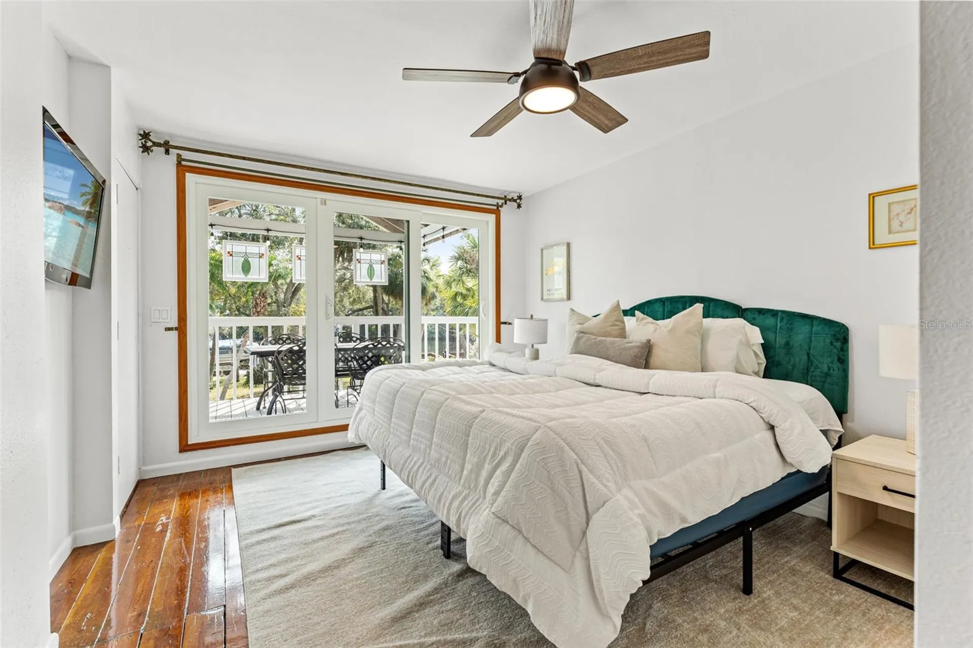 906 W Henry Avenue Tampa FL 33604