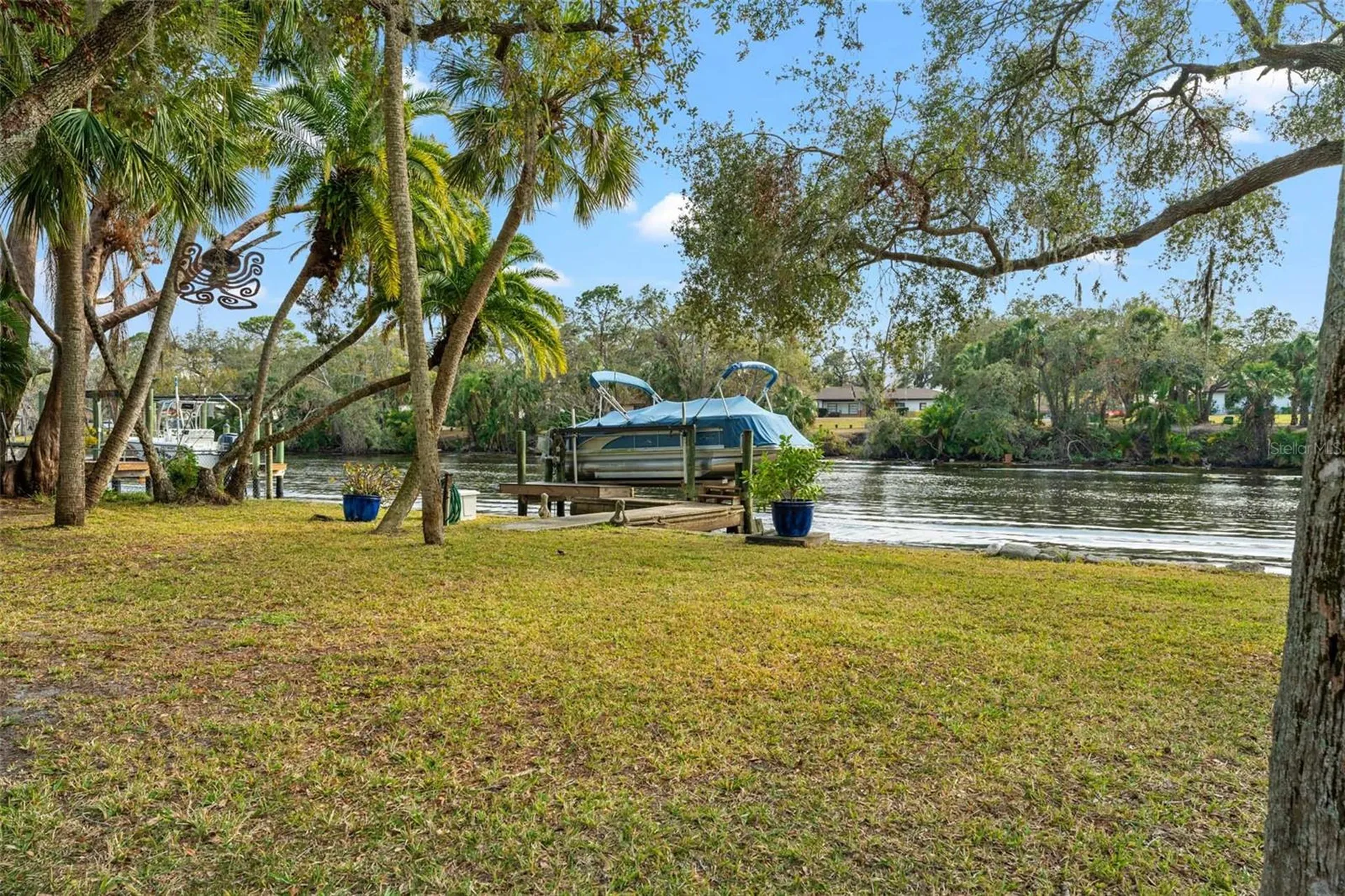906 W Henry Avenue Tampa FL 33604
