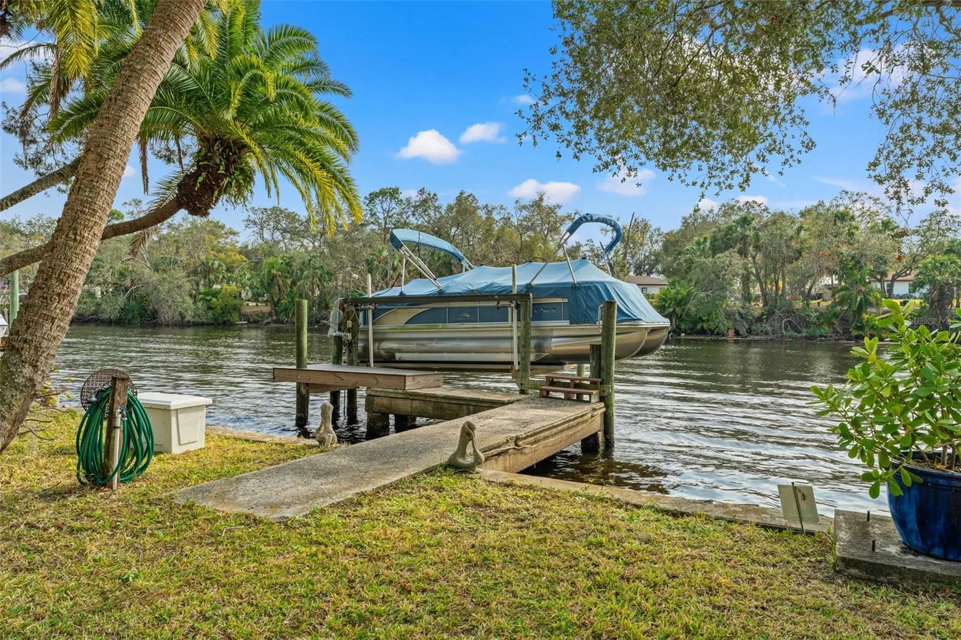 906 W Henry Avenue Tampa FL 33604