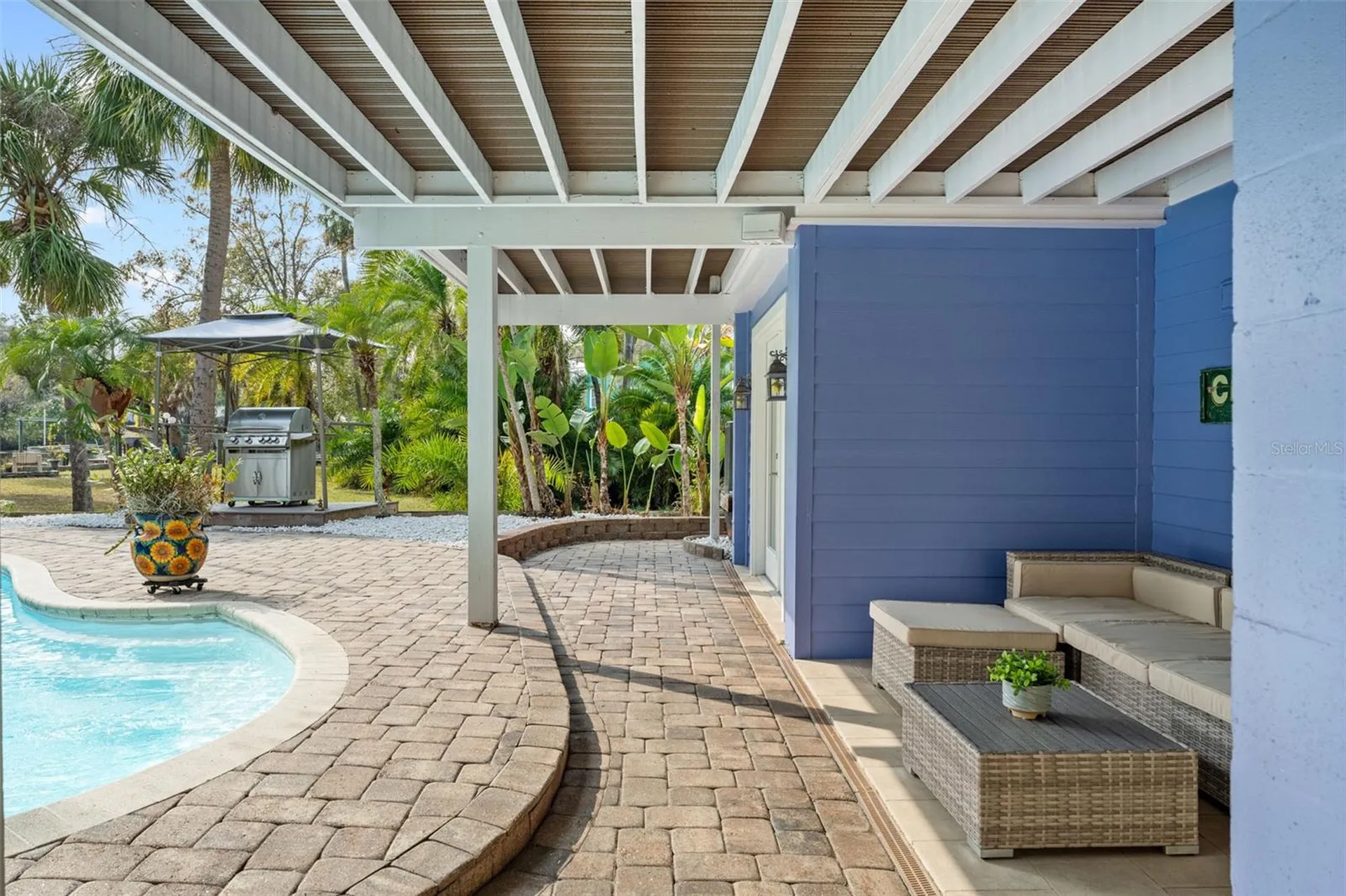 906 W Henry Avenue Tampa FL 33604