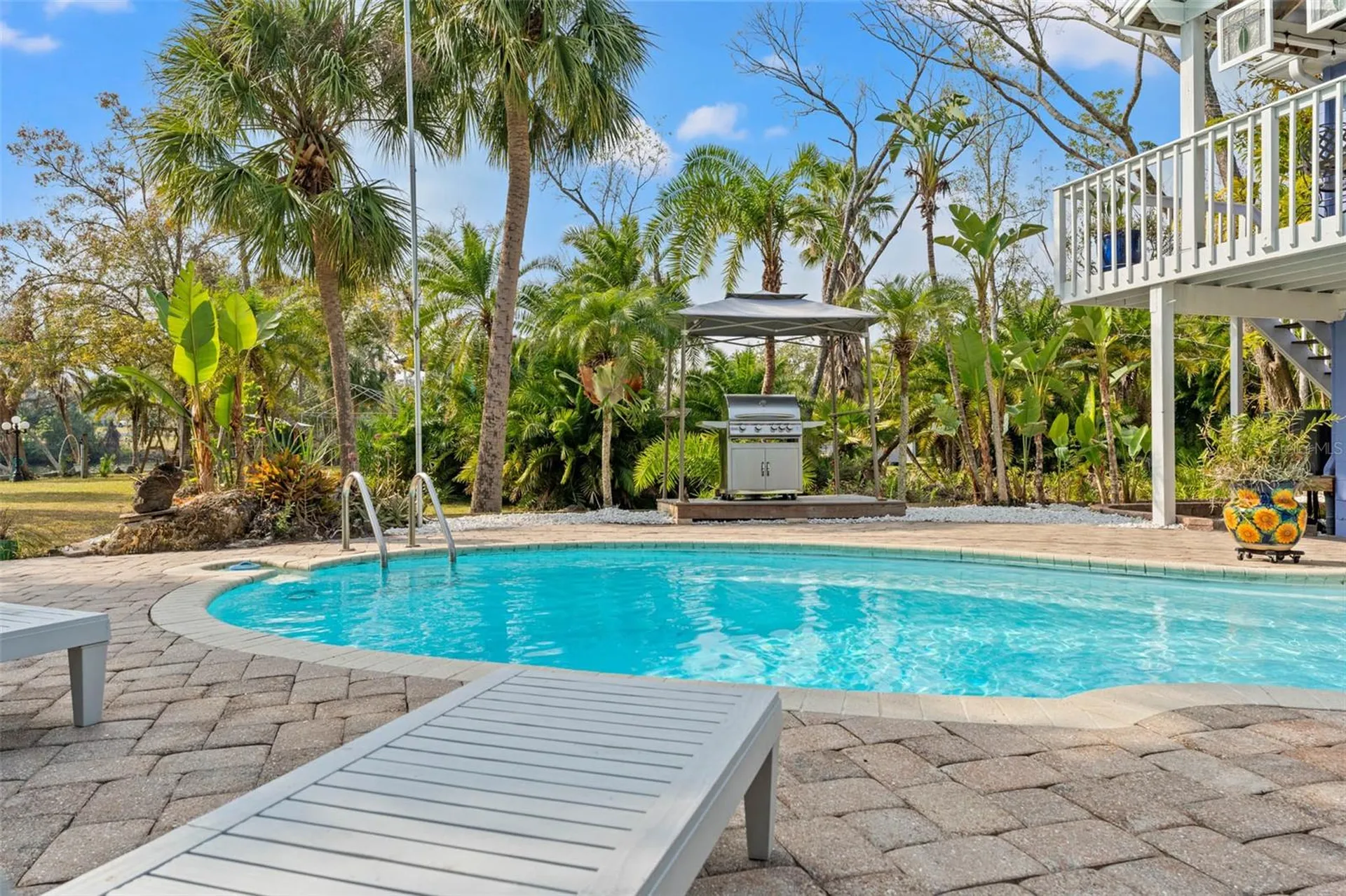 906 W Henry Avenue Tampa FL 33604