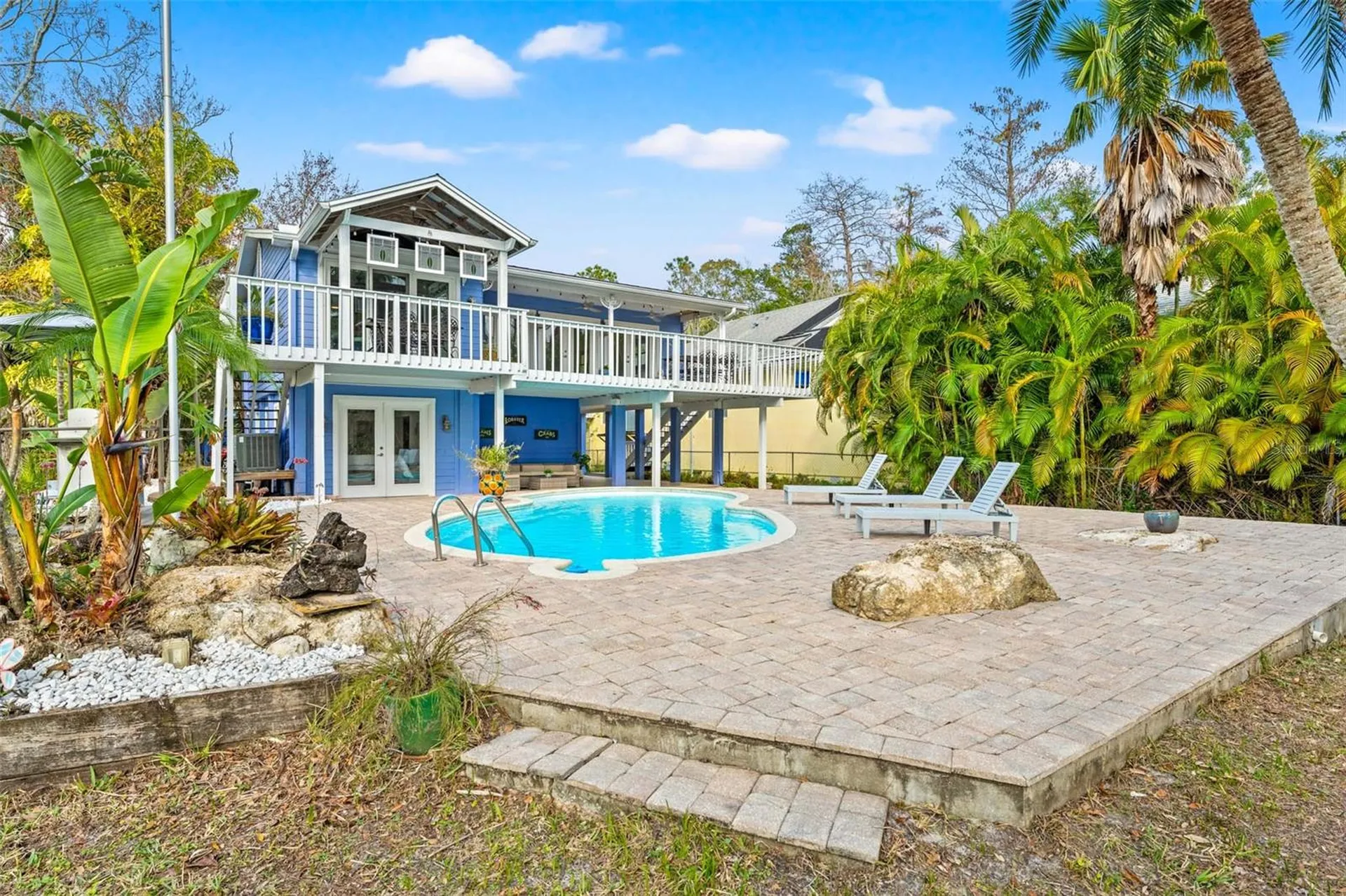 906 W Henry Avenue Tampa FL 33604