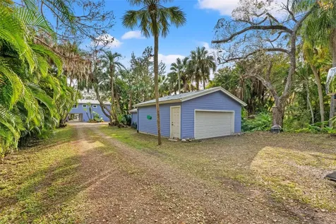 906 W Henry Avenue Tampa FL 33604