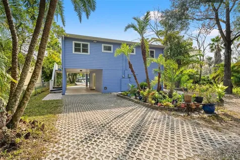 906 W Henry Avenue Tampa FL 33604