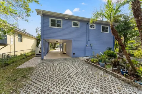 906 W Henry Avenue Tampa FL 33604