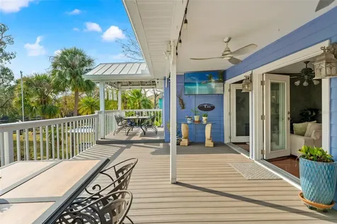 906 W Henry Avenue Tampa FL 33604