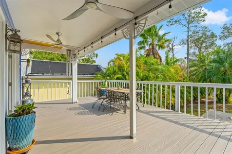 906 W Henry Avenue Tampa FL 33604