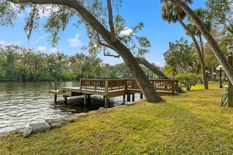 906 W Henry Avenue Tampa FL 33604