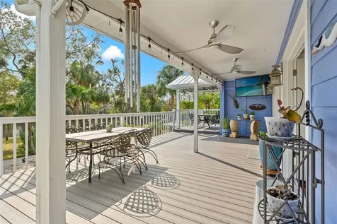 906 W Henry Avenue Tampa FL 33604