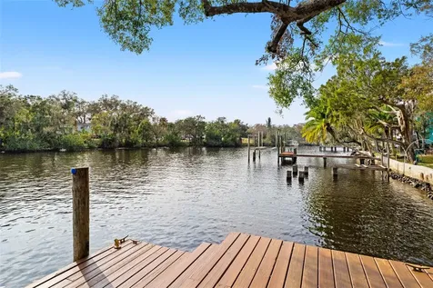 906 W Henry Avenue Tampa FL 33604