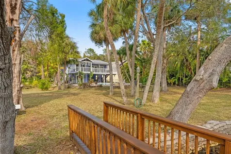 906 W Henry Avenue Tampa FL 33604