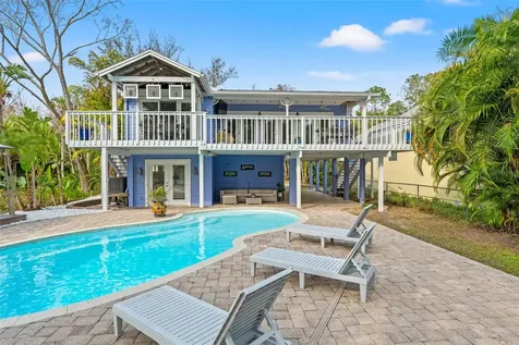 906 W Henry Avenue Tampa FL 33604