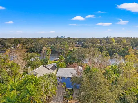 906 W Henry Avenue Tampa FL 33604