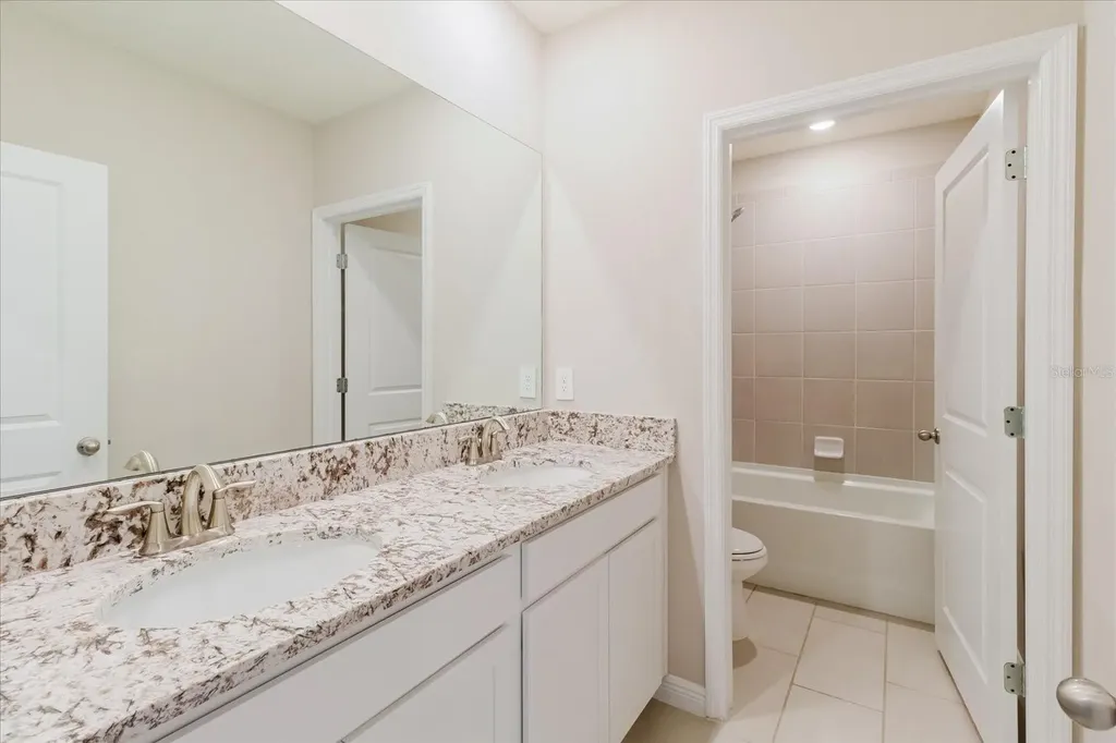 16725 Barnwood Place Bradenton FL 34211
