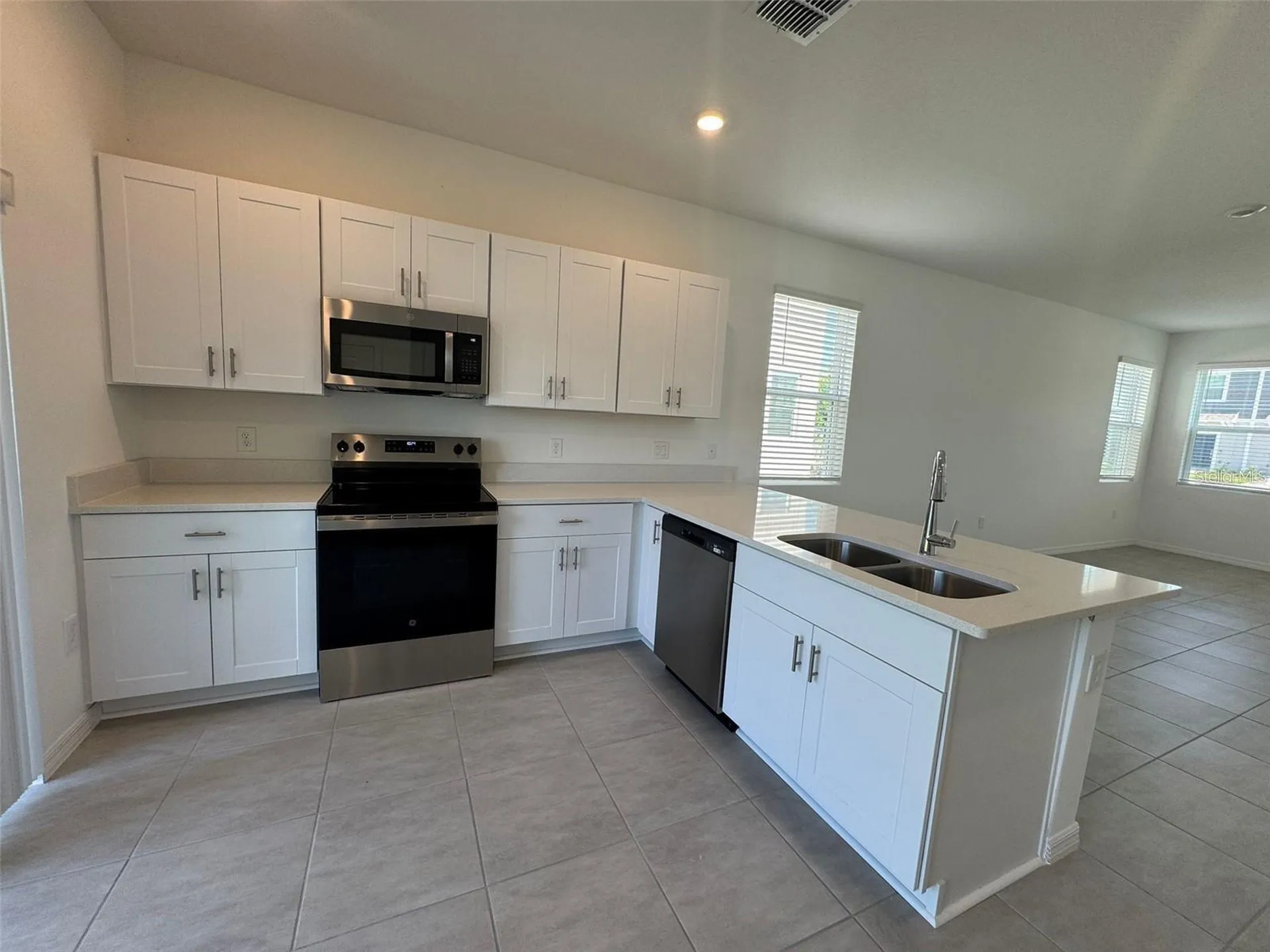 3133 Skyline Loop Kissimmee FL 34758