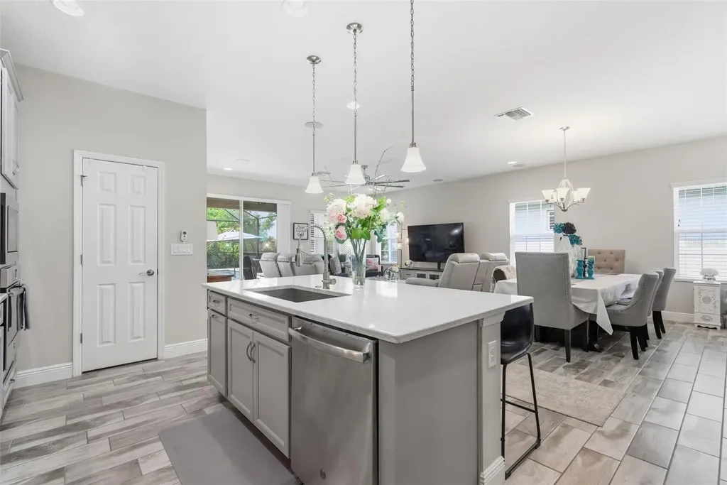 5565 Silver Sun Drive Apollo Beach FL 33572