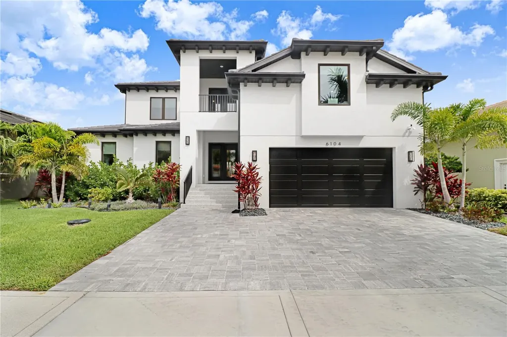 6104 Lagomar Lane Apollo Beach FL 33572
