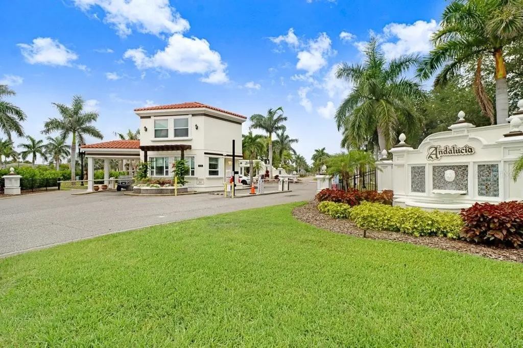 6104 Lagomar Lane Apollo Beach FL 33572
