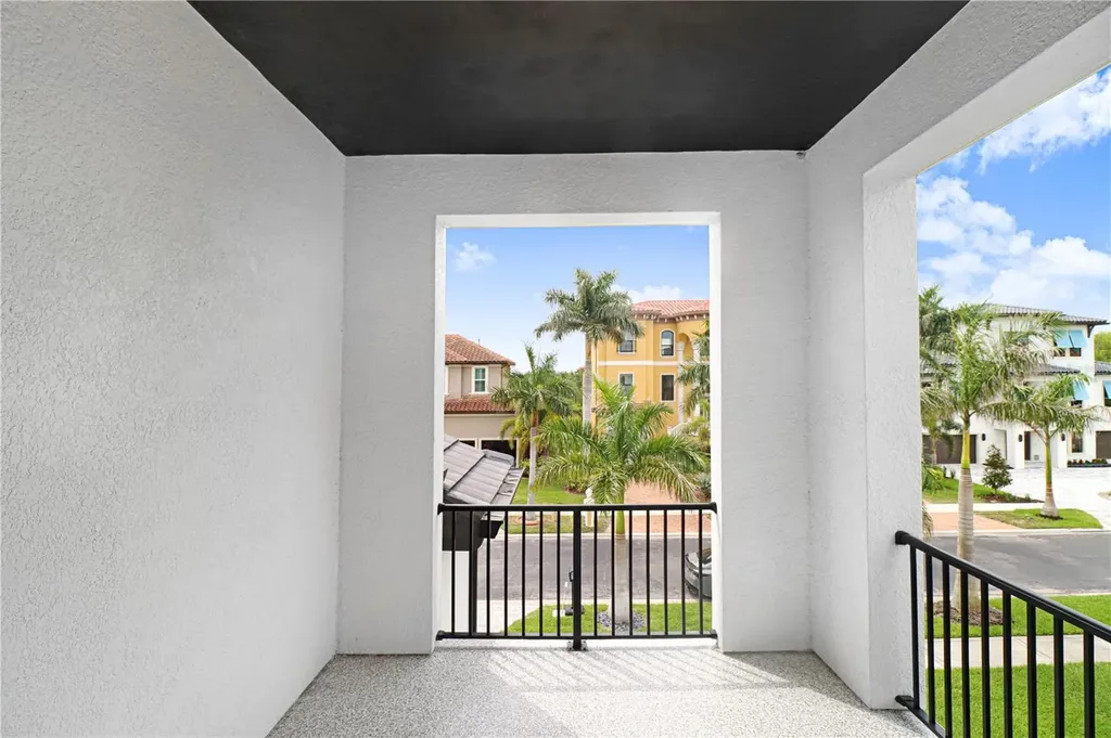 6104 Lagomar Lane Apollo Beach FL 33572