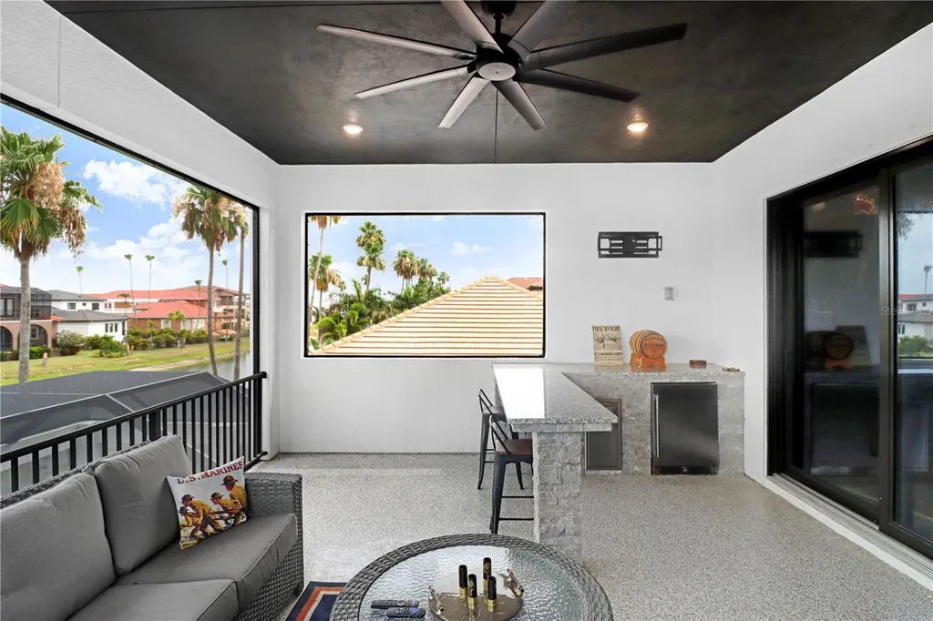6104 Lagomar Lane Apollo Beach FL 33572