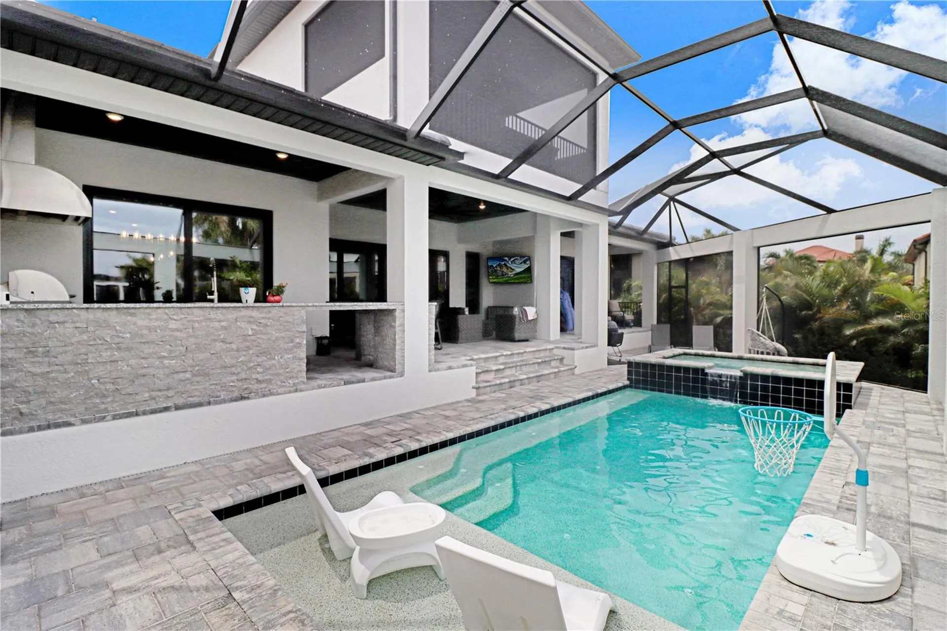 6104 Lagomar Lane Apollo Beach FL 33572