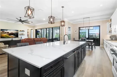 6104 Lagomar Lane Apollo Beach FL 33572