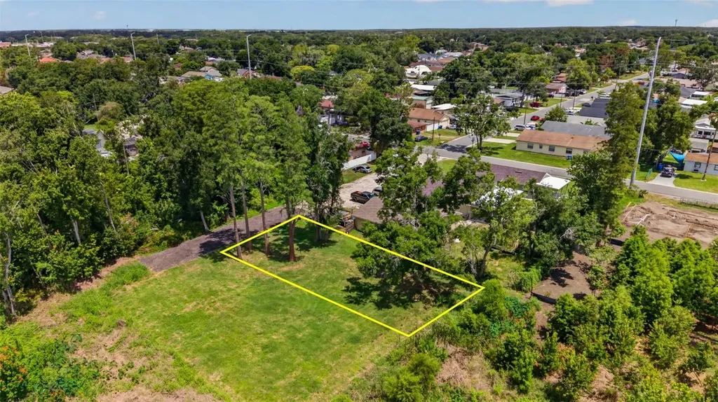 6817 N Blossom Avenue Tampa FL 33614