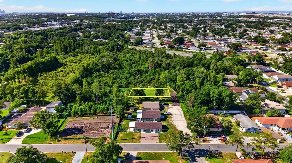 6817 N Blossom Avenue Tampa FL 33614