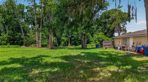 6817 N Blossom Avenue Tampa FL 33614