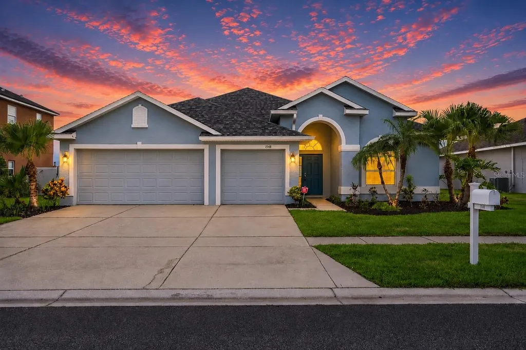 1548 Mira Lago Circle Ruskin FL 33570