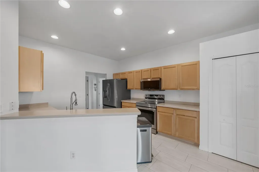 1548 Mira Lago Circle Ruskin FL 33570