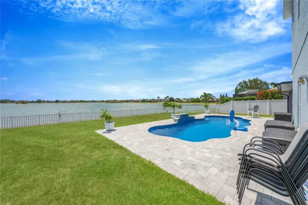 1548 Mira Lago Circle Ruskin FL 33570