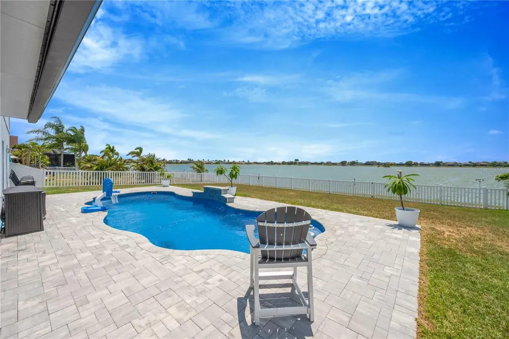 1548 Mira Lago Circle Ruskin FL 33570