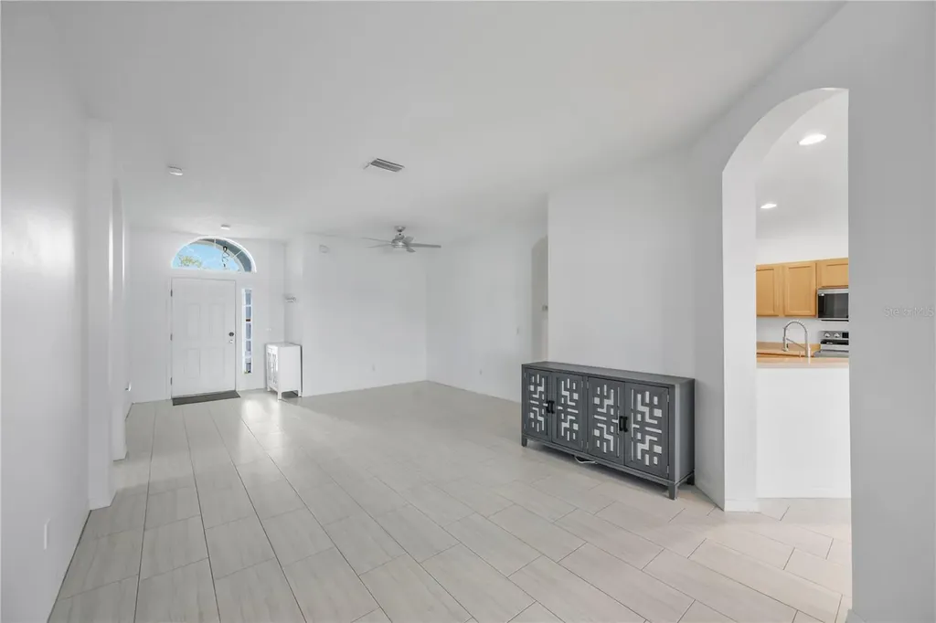 1548 Mira Lago Circle Ruskin FL 33570