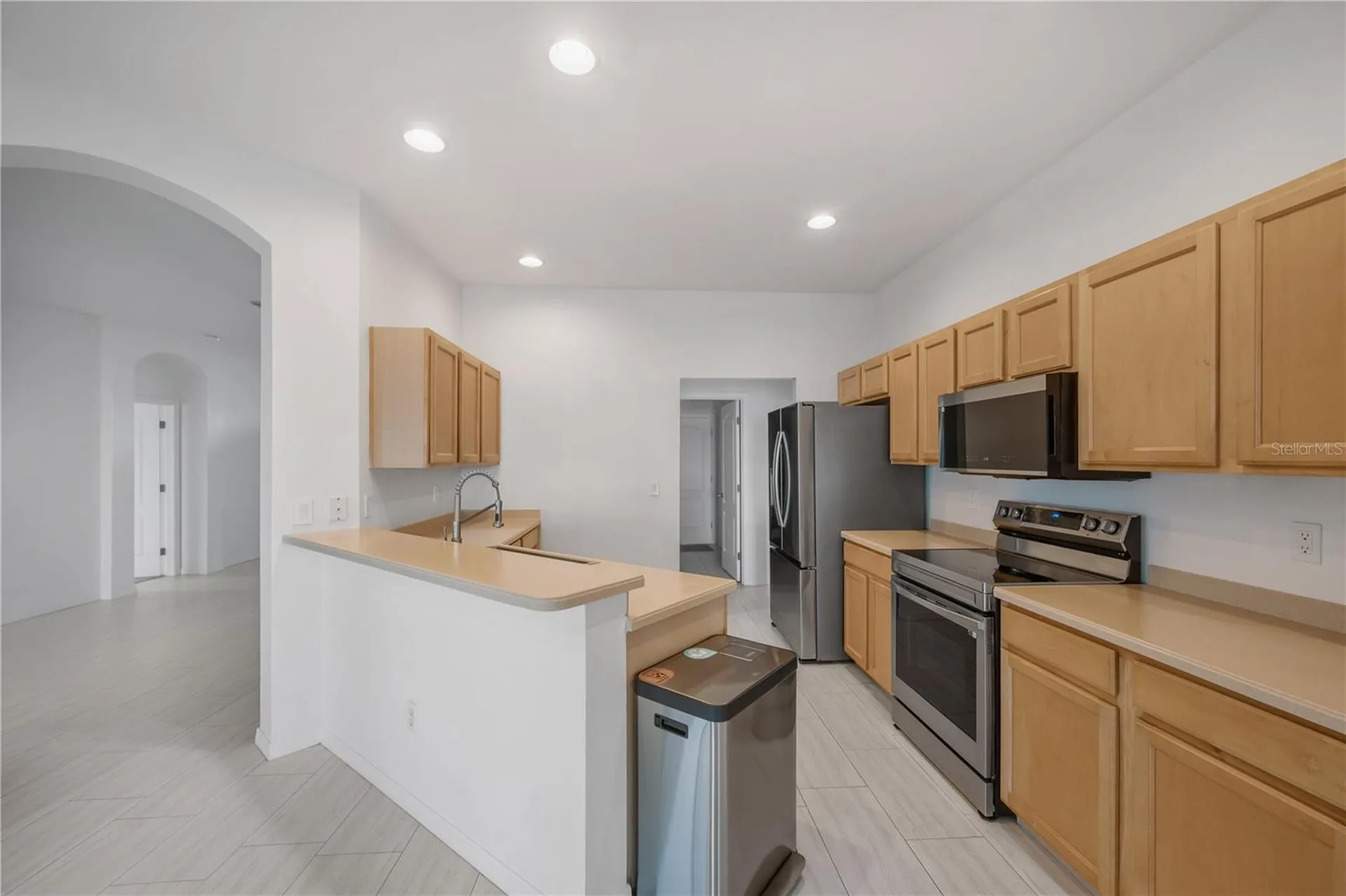 1548 Mira Lago Circle Ruskin FL 33570