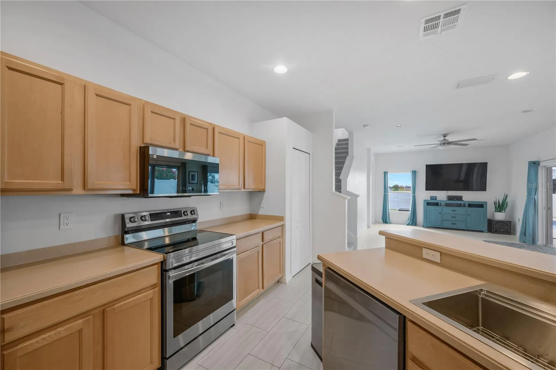 1548 Mira Lago Circle Ruskin FL 33570