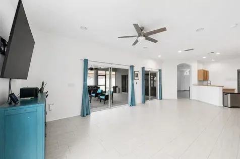 1548 Mira Lago Circle Ruskin FL 33570